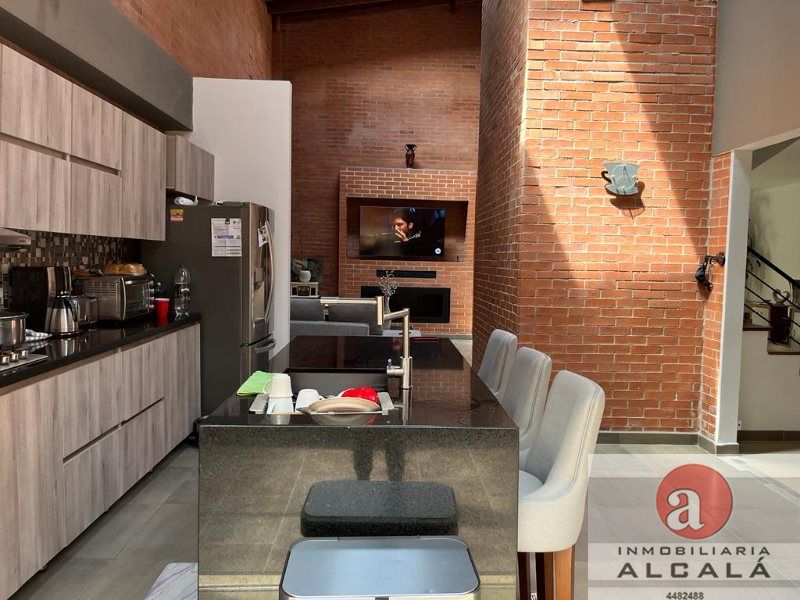 Casa en venta Antioquia Medellín Santa Rosa De Lima 290 m2 Habitaciones 5 Baños 5 Garajes 4 Precio $2500000000