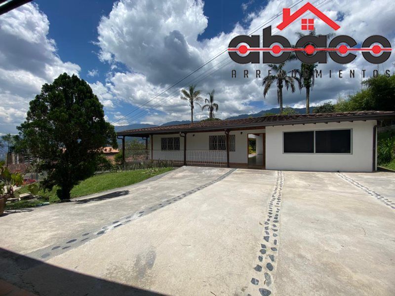 Finca en arriendo Antioquia Envigado San Rafael 330 m2 Habitaciones 3 Baños 4 Garajes 3 Precio $7500000
