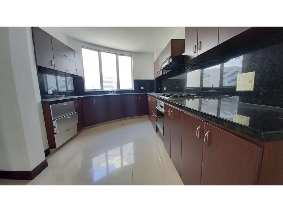 Casa en arriendo o venta Risaralda Pereira Pinares Alto 287 m2 Habitaciones 3 Baños 3 Garajes 3 Precio venta $980000000 Precio arriendo $5000000