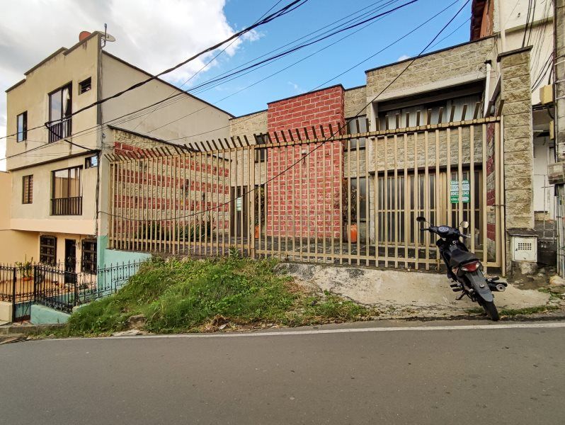 Casa en venta Antioquia Girardota Vereda Juan Cojo 213 m2 Habitaciones 4 Baños 5 Garajes 1 Precio $880000000