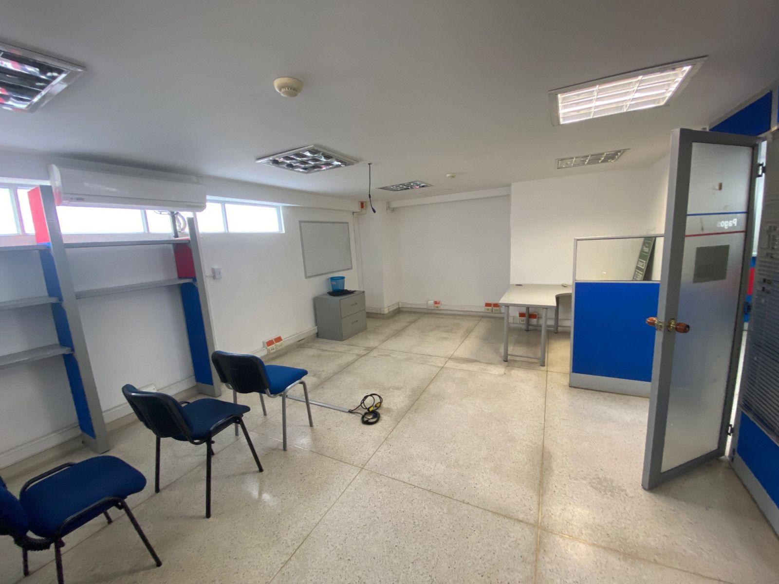 Oficina en arriendo Valle Del Cauca Cali Primero De Mayo 243 m2 Habitaciones 0 Baños 2 Garajes 10 Precio $9800000