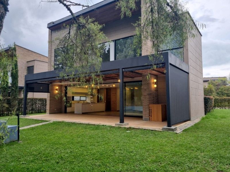 Casa en venta Antioquia Rionegro Rionegro 272 m2 Habitaciones 3 Baños 5 Garajes 2 Precio $2300000000