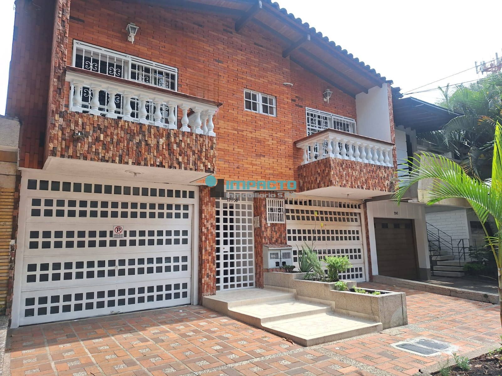 Casa en arriendo Antioquia Medellín Estadio 210 m2 Habitaciones 3 Baños 4 Garajes 1 Precio $4500000