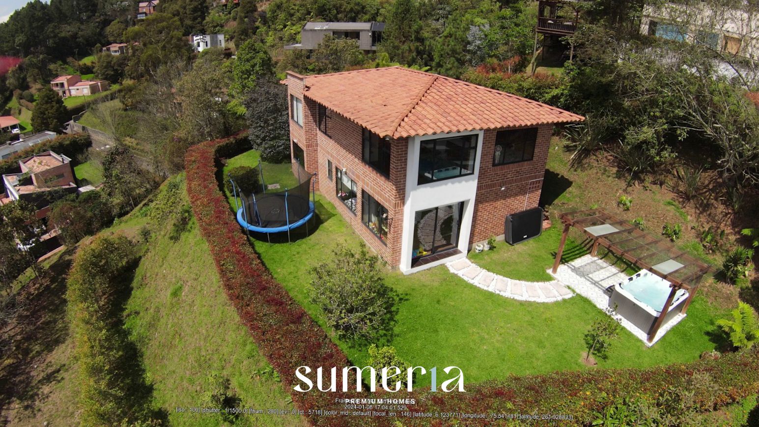 Casa Campestre en arriendo o venta Antioquia Envigado Polideportivo Sur 1311 m2 Habitaciones 4 Baños 4 Garajes 6 Precio venta $1850000000 Precio arriendo $11500000