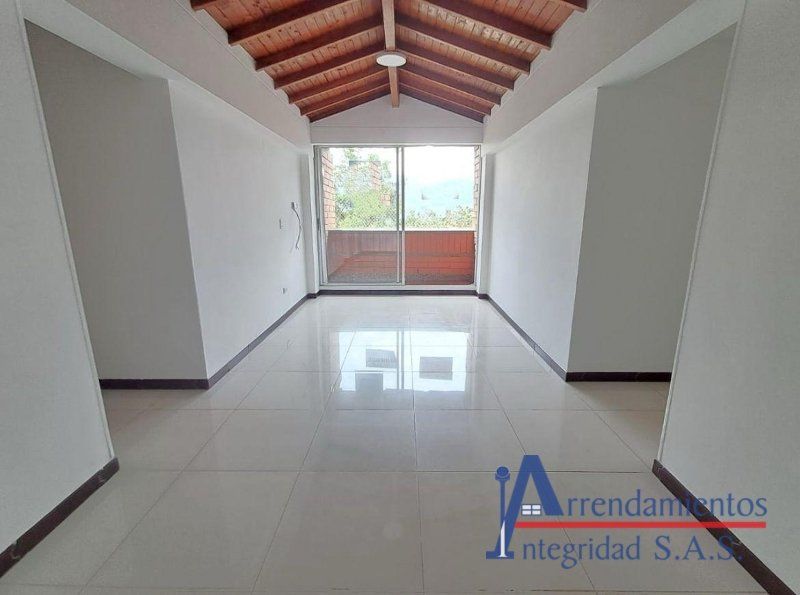 Apartamento en arriendo o venta Antioquia Medellín Urbanizacion Cedros De La Colina 90 m2 Habitaciones 4 Baños 2 Garajes 1 Precio venta $470000000 Precio arriendo $3000000