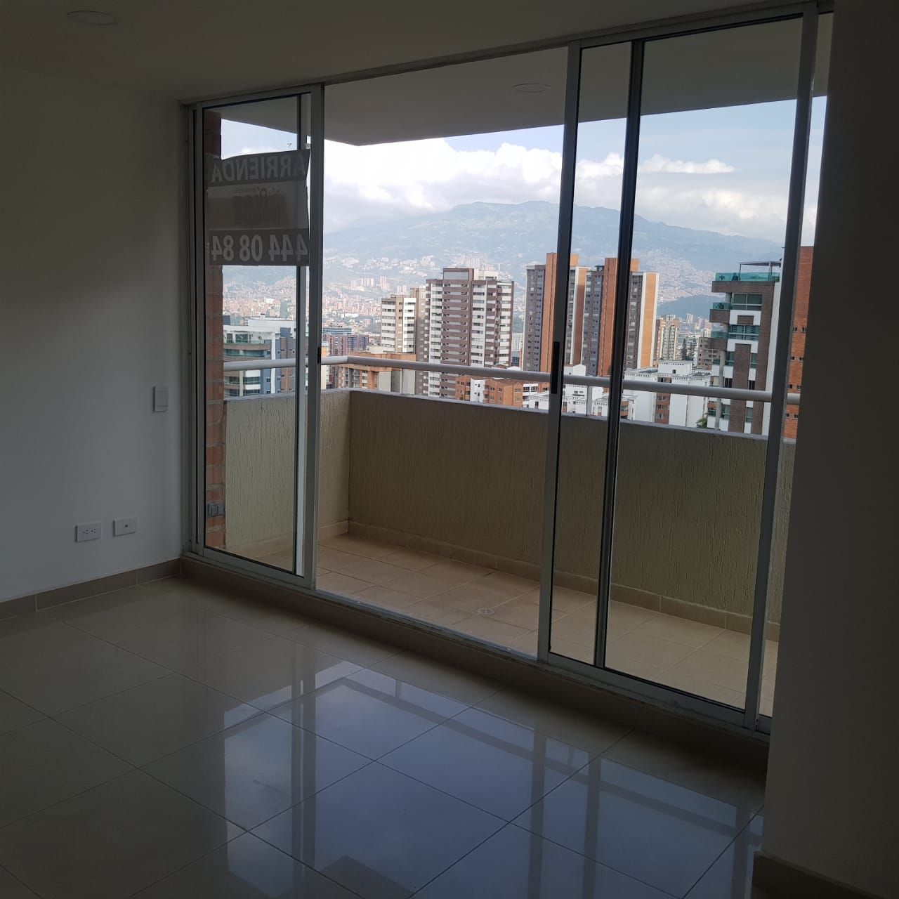 Apartamento en arriendo Antioquia Medellín La Linde 68 m2 Habitaciones 2 Baños 2 Garajes 1 Precio $3600000