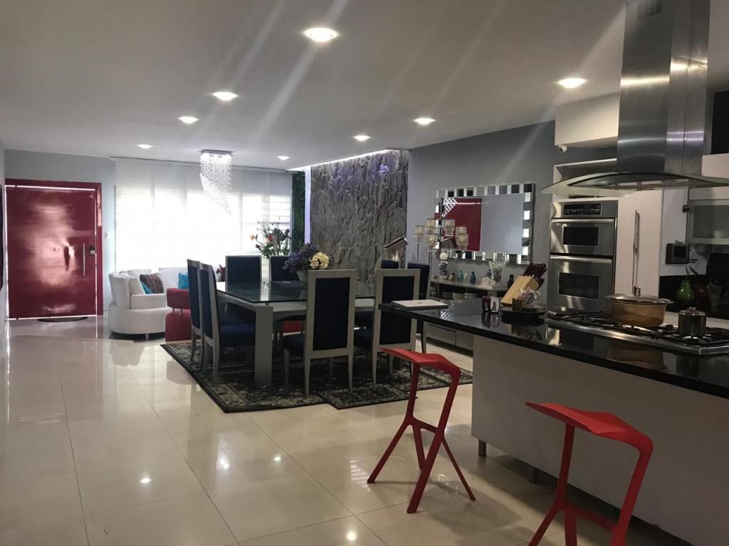 Casa en venta Atlántico Barranquilla Crparque La 100 347 m2 Habitaciones 5 Baños 5 Garajes 3 Precio $1300000000