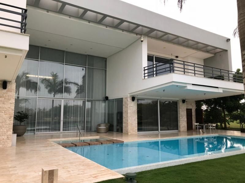 Casa en venta Atlántico Puerto Colombia Lagos Del Caujaral 800 m2 Habitaciones 4 Baños 5 Garajes 3 Precio $11000000000
