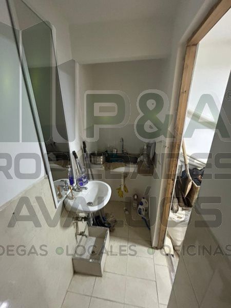 Local en arriendo Antioquia Medellín Rosales 35 m2 Habitaciones 0 Baños 1 Garajes 0 Precio $3200000