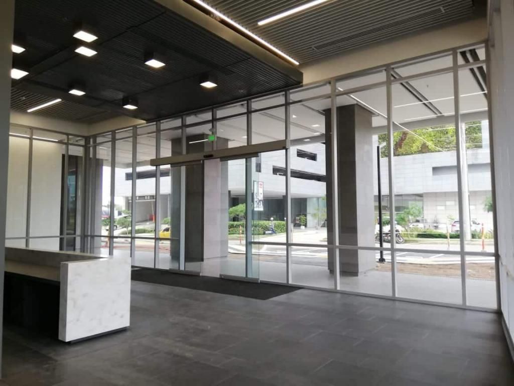 Oficina en arriendo Atlántico Puerto Colombia Portal De Genovés 1045 m2 Habitaciones 0 Baños 0 Garajes 1 Precio $57475000