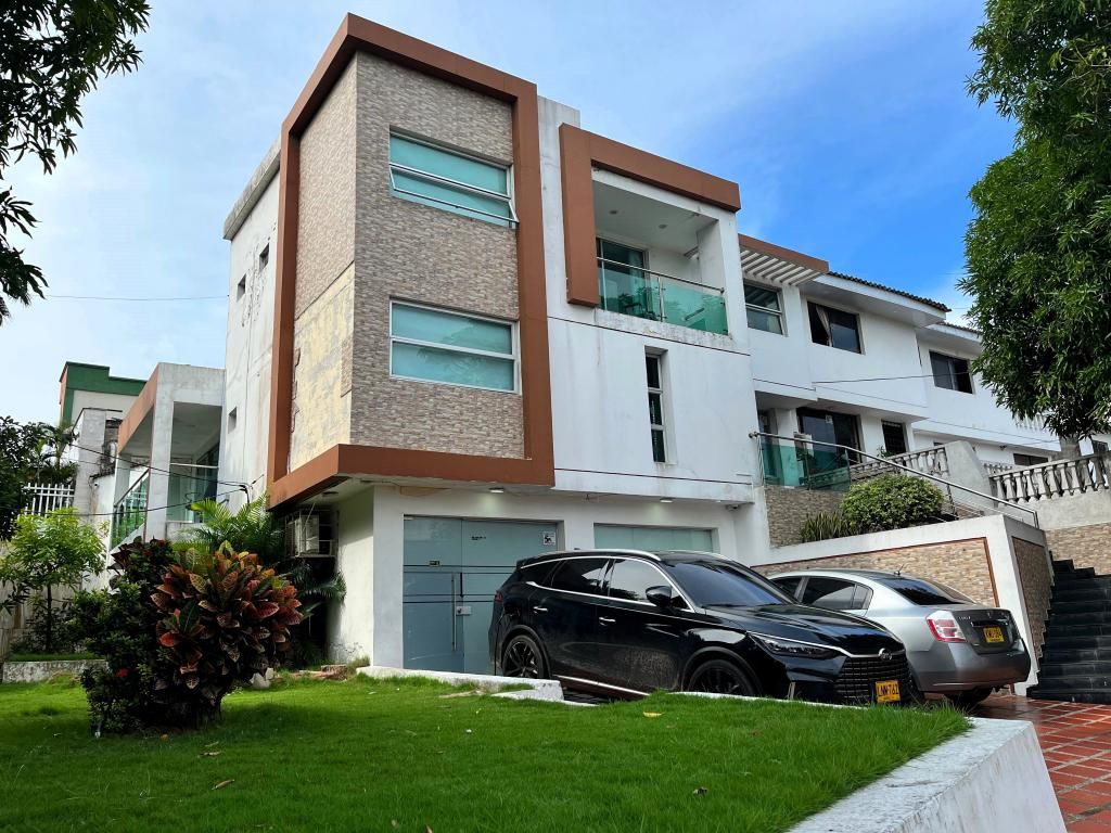 Casa en venta Atlántico Barranquilla La Cumbre 352 m2 Habitaciones 4 Baños 4 Garajes 2 Precio $1200000000