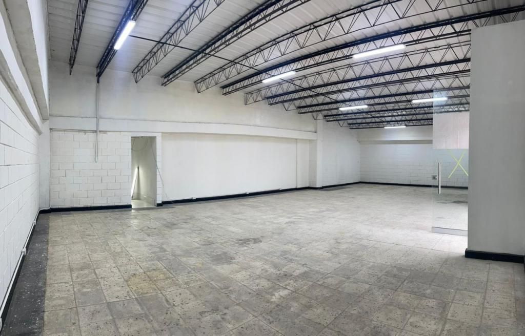 Bodega en arriendo Atlántico Barranquilla El Castillo 2530 m2 Habitaciones 0 Baños 1 Garajes 0 Precio $40000000