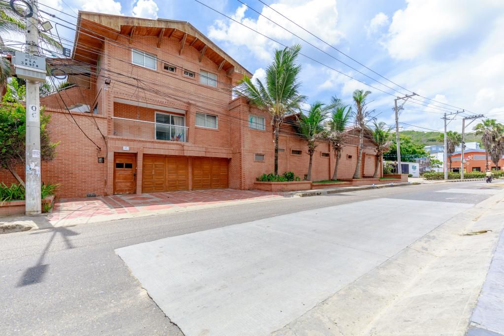 Casa en arriendo Atlántico Puerto Colombia Pradomar 678 m2 Habitaciones 7 Baños 7 Garajes 2 Precio $12990000