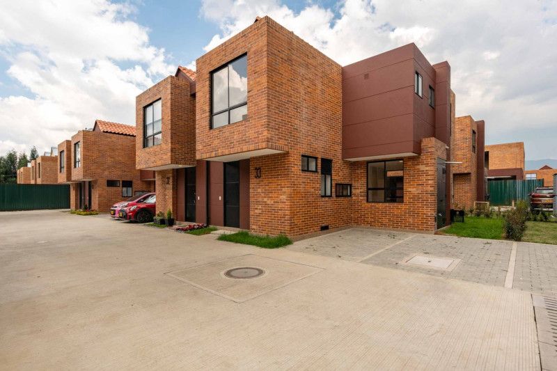 Casa en venta Cundinamarca Cajicá Cajica 98 m2 Habitaciones 3 Baños 3 Garajes 2 Precio $600000000