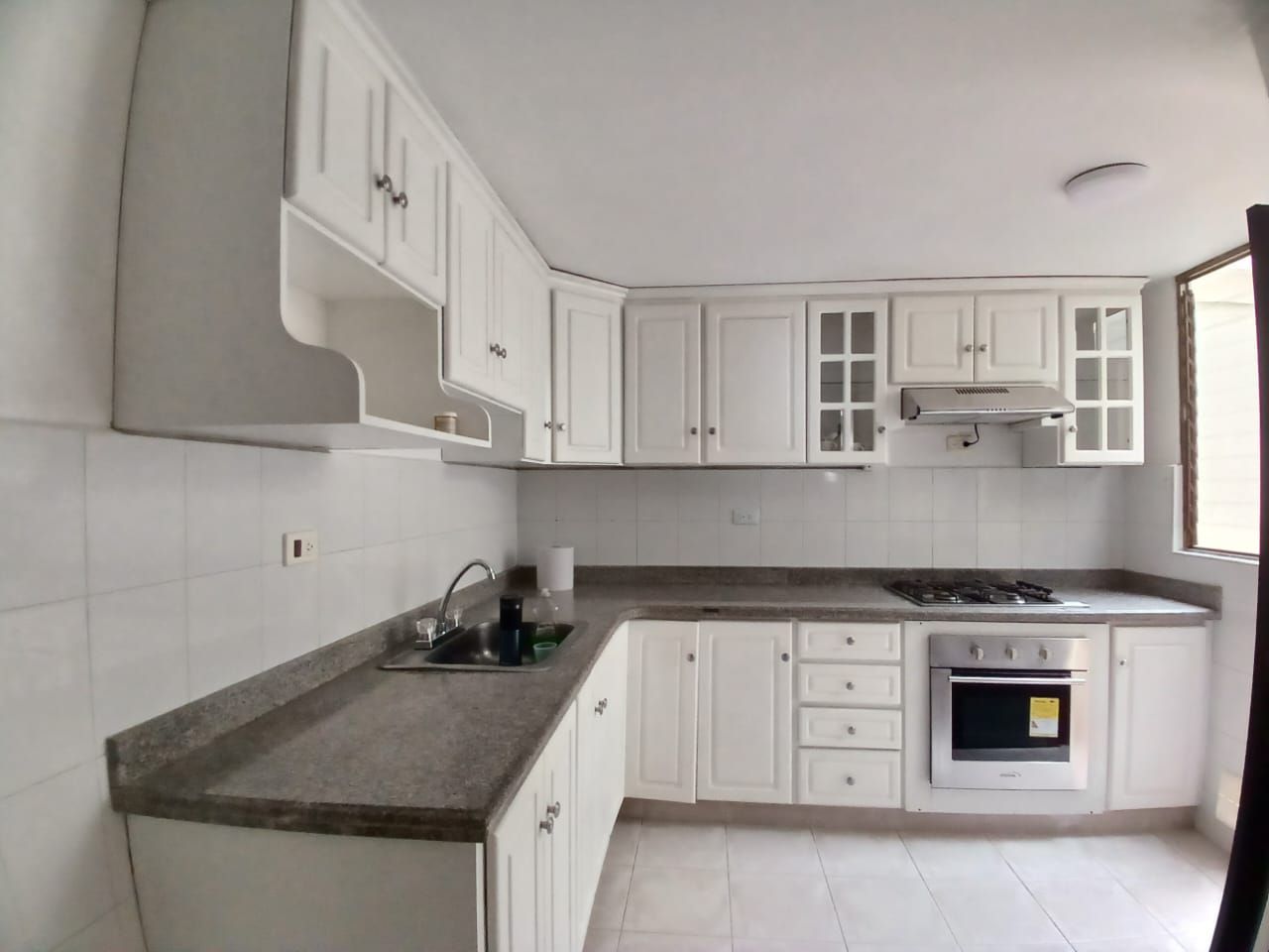 Casa en arriendo o venta Risaralda Pereira El Dorado 170 m2 Habitaciones 3 Baños 3 Garajes 2 Precio venta $650000000 Precio arriendo $3100000