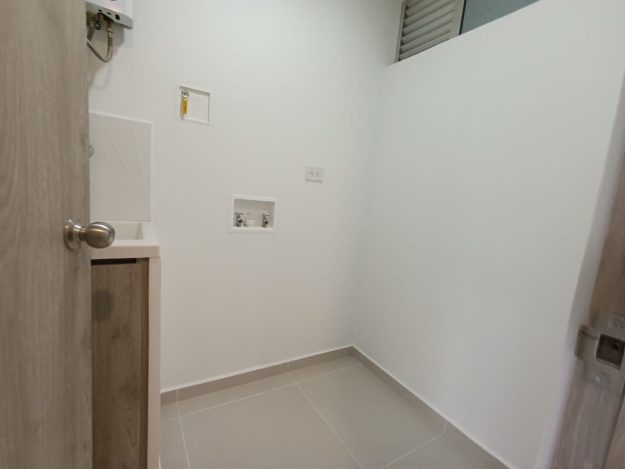 Apartamento en arriendo Antioquia Itagüí Cr Verde Vivo Ariza 66 m2 Habitaciones 3 Baños 2 Garajes 1 Precio $3100000