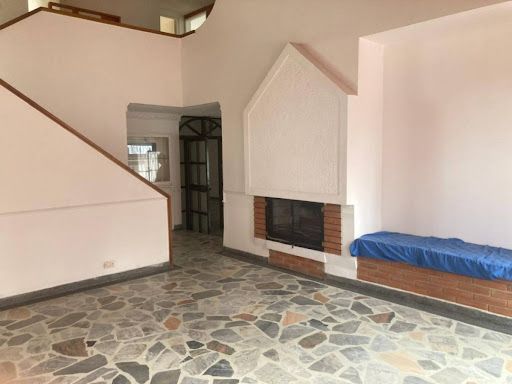 Oficina en arriendo Cundinamarca Bogotá Niza 261 m2 Habitaciones 0 Baños 3 Garajes 4 Precio $6462000