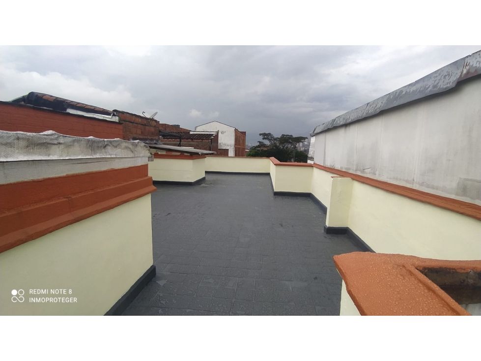 Casa en arriendo o venta Antioquia Envigado Zona Centro 300 m2 Habitaciones 4 Baños 2 Garajes 0 Precio venta $800000000 Precio arriendo $6000000