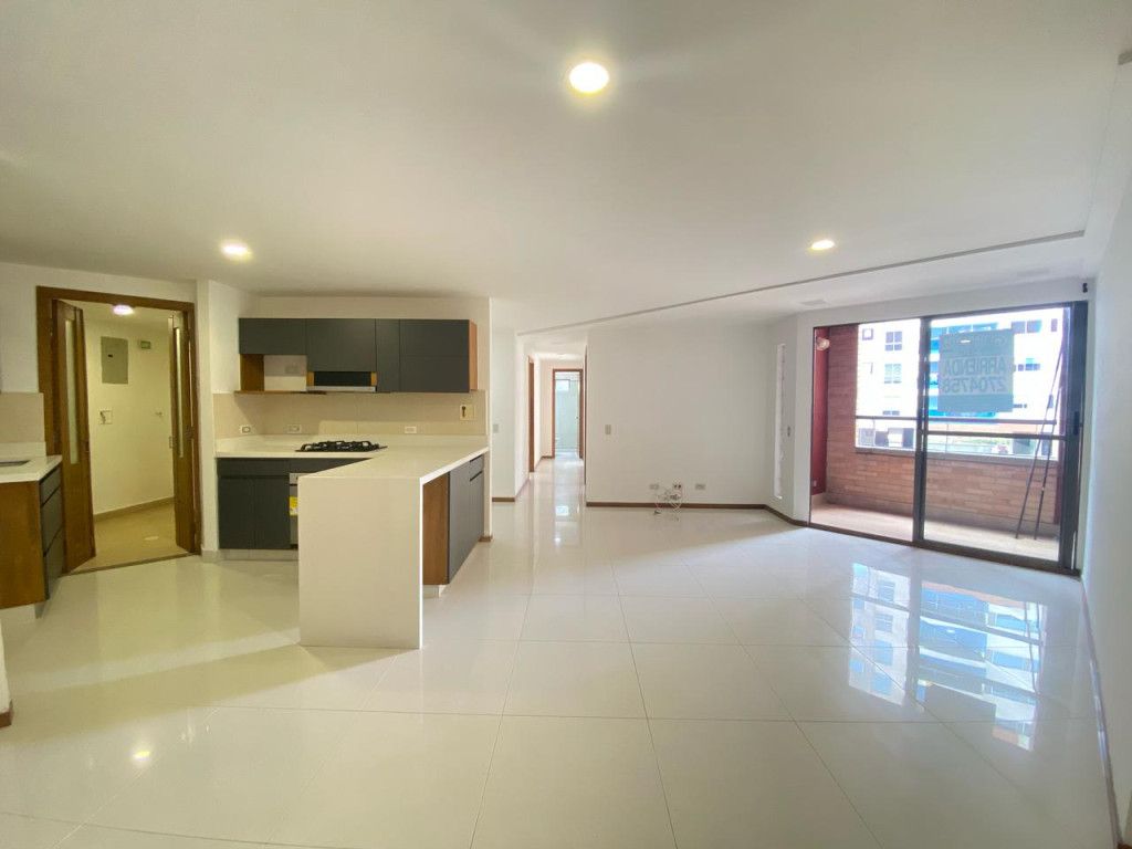 Apartamento en arriendo Antioquia Sabaneta Betania 102 m2 Habitaciones 3 Baños 2 Garajes 1 Precio $3500000
