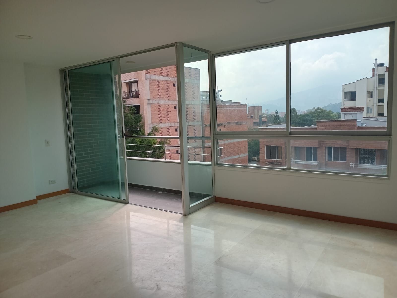 Apartamento en arriendo Antioquia Medellín Bolivariana 94 m2 Habitaciones 3 Baños 2 Garajes 2 Precio $4100000