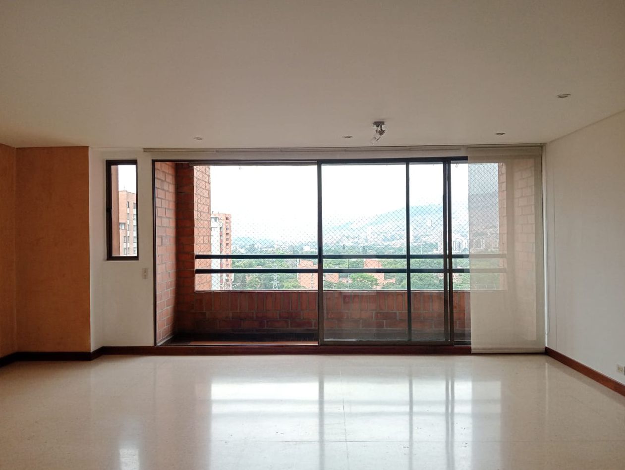 Apartamento en arriendo Antioquia Medellín Suramericana 120 m2 Habitaciones 3 Baños 3 Garajes 1 Precio $3850000