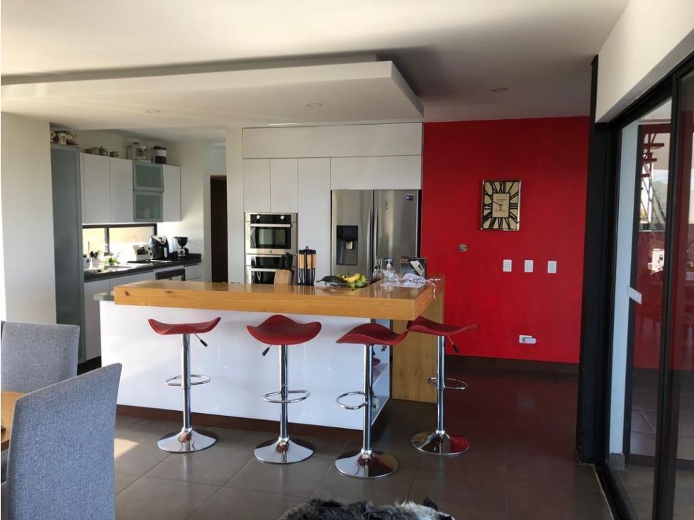 Casa en arriendo o venta Antioquia Medellín Medellín 285 m2 Habitaciones 4 Baños 4 Garajes 6 Precio venta $1650000000 Precio arriendo $13550000