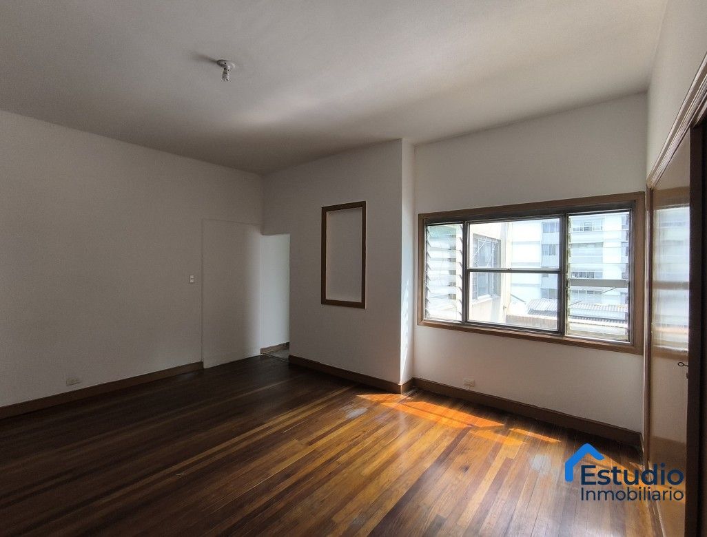 Apartamento en venta Antioquia Medellín La Candelaria 243 m2 Habitaciones 6 Baños 5 Garajes 2 Precio $690000000