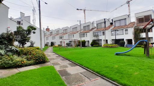 Casa en venta Cundinamarca Bogotá Puente Largo 190 m2 Habitaciones 4 Baños 4 Garajes 3 Precio $890000000