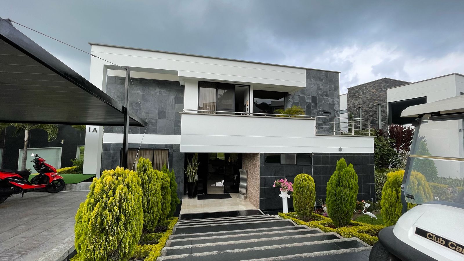 Casa en venta Santander Piedecuesta Cr La Lomita 380 m2 Habitaciones 4 Baños 4 Garajes 1 Precio $3000000000