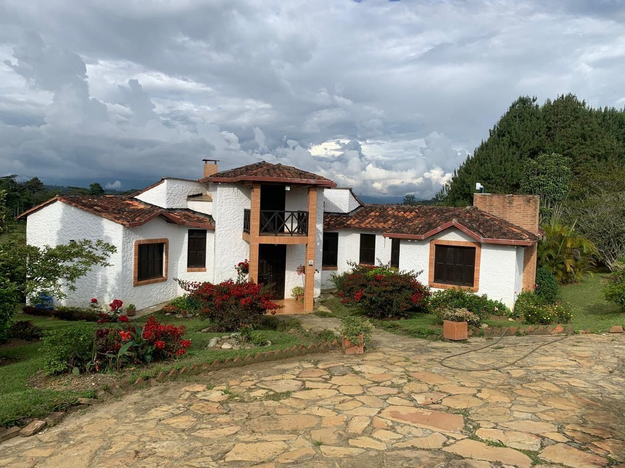 Local en venta Santander Piedecuesta Br Paseo Cataluña 168 m2 Habitaciones 0 Baños 3 Garajes 0 Precio $650000000