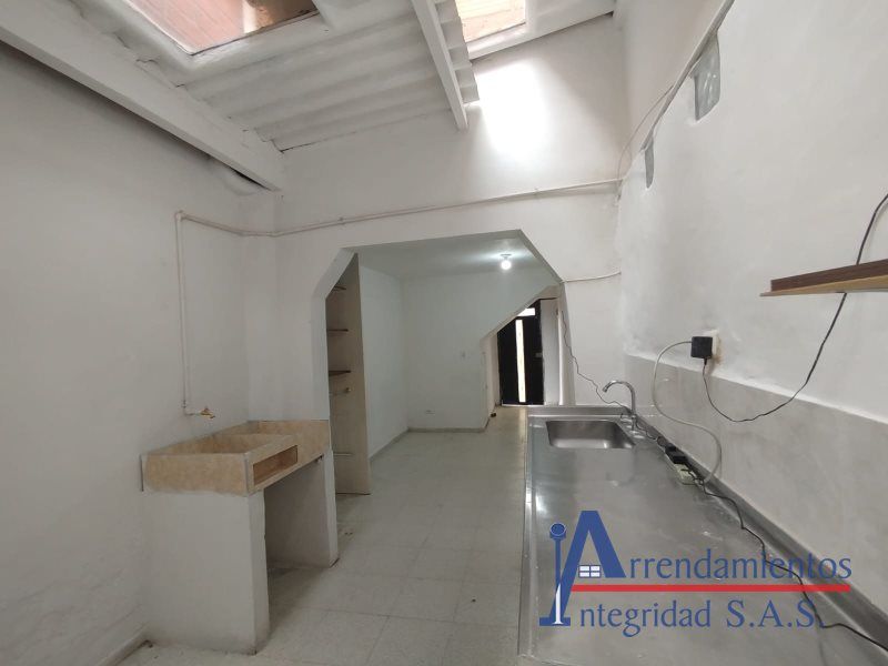Apartamento en arriendo Antioquia Medellín San Bernardo 20 m2 Habitaciones 1 Baños 1 Garajes 0 Precio $1100000