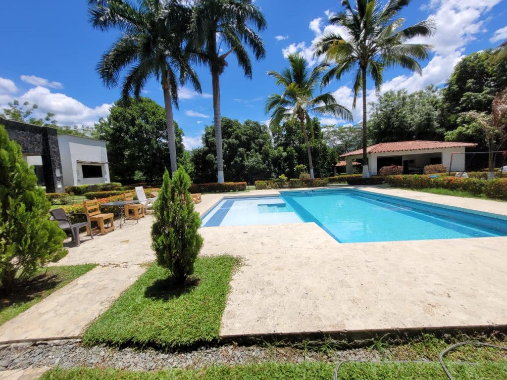 Finca en venta Antioquia Santafé De Antioquia Santafé De Antioquia 750 m2 Habitaciones 4 Baños 6 Garajes 7 Precio $1900000000