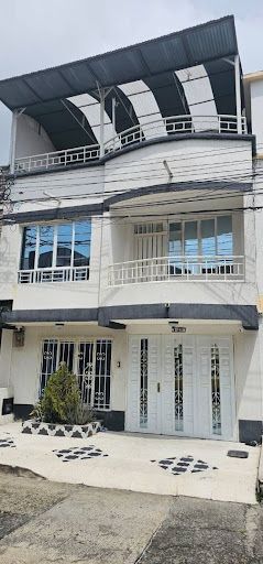 Casa en venta Risaralda Pereira Los Corales 218 m2 Habitaciones 6 Baños 5 Garajes 1 Precio $600000000