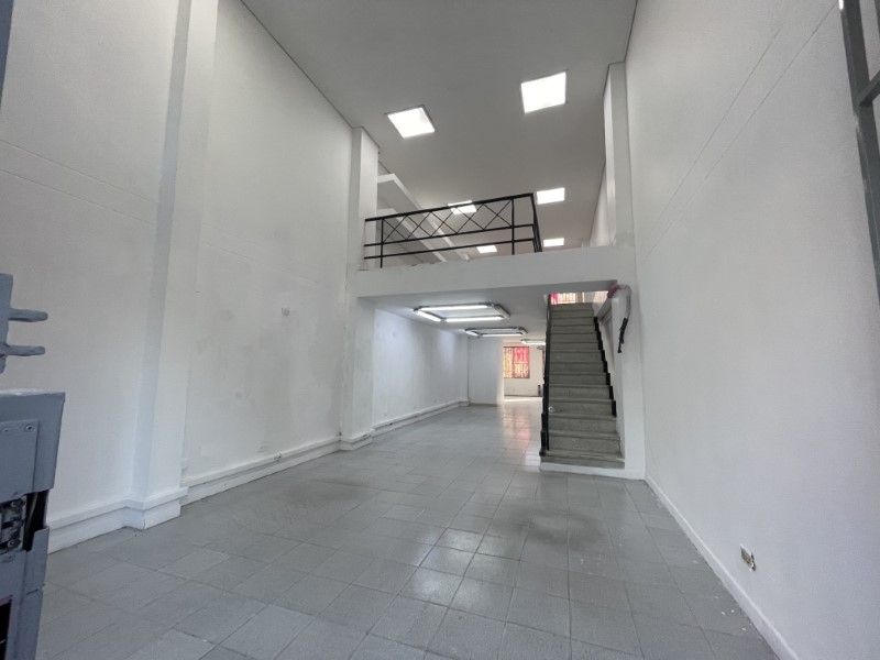 Local en arriendo Antioquia Medellín Lorena 153 m2 Habitaciones 0 Baños 2 Garajes 1 Precio $8500000