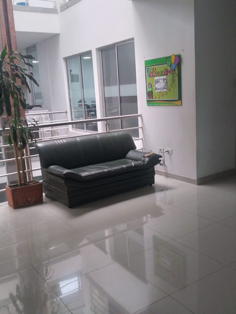 Edificio en arriendo Valle Del Cauca Cali La Flora 610 m2 Habitaciones 8 Baños 6 Garajes 6 Precio $11000000