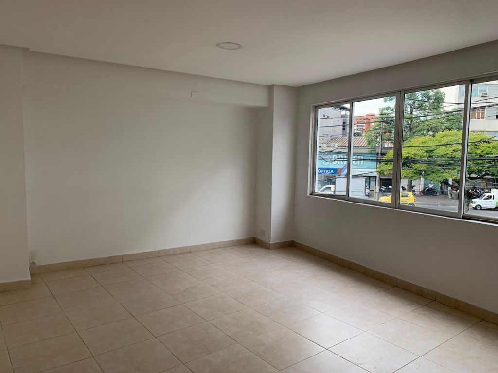 Oficina en arriendo Valle Del Cauca Cali San Vicente 163 m2 Habitaciones 0 Baños 4 Garajes 3 Precio $4500000