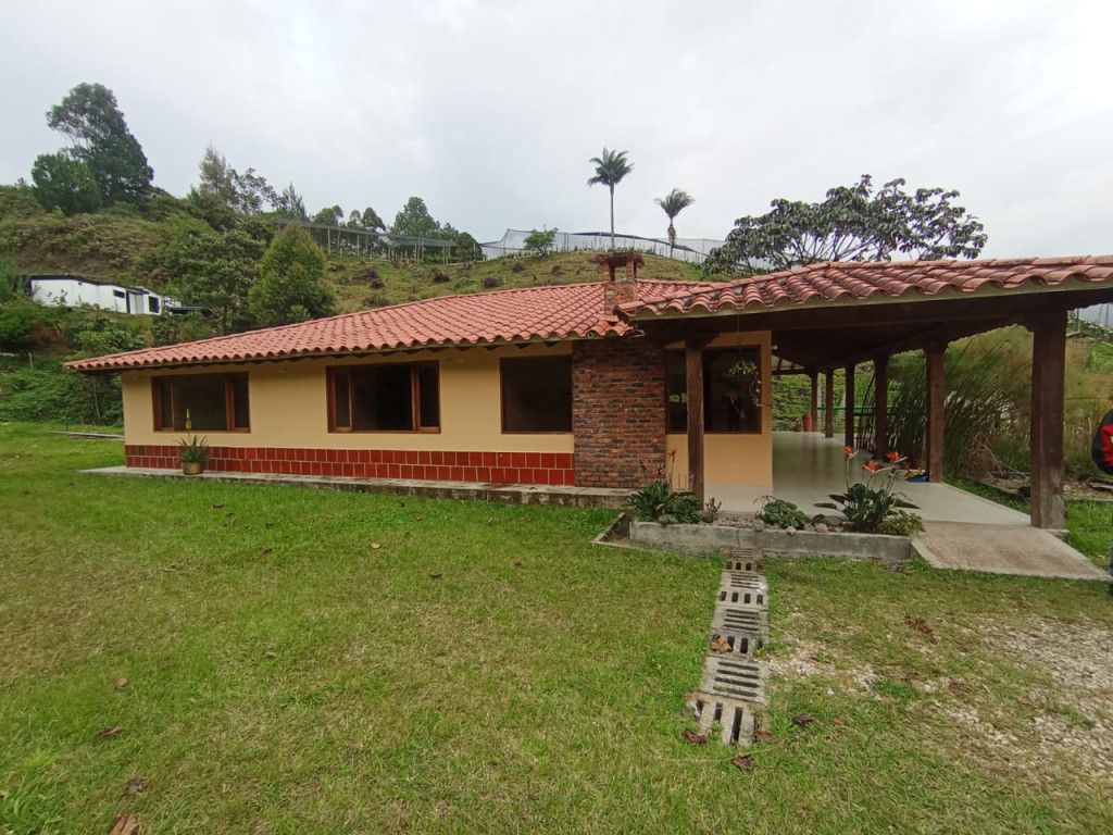 Finca en arriendo Antioquia La Ceja La Ceja 120 m2 Habitaciones 4 Baños 2 Garajes 0 Precio $4200000