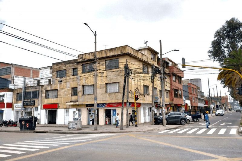 Casa en venta Cundinamarca Bogotá Villemar Fontibon 1238 m2 Habitaciones 6 Baños 9 Garajes 1 Precio $2400000000