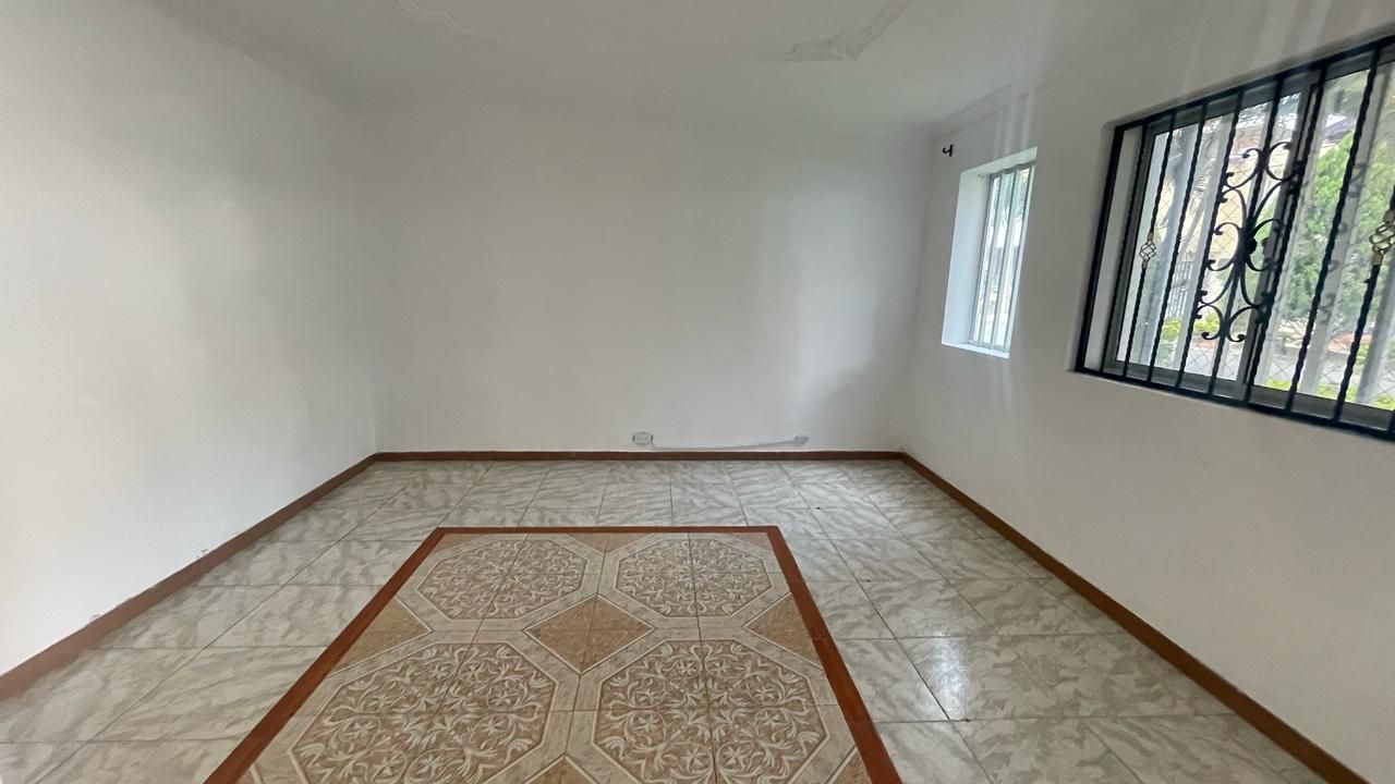 Casa en arriendo Antioquia Medellín Rosales 200 m2 Habitaciones 4 Baños 3 Garajes 1 Precio $4000000