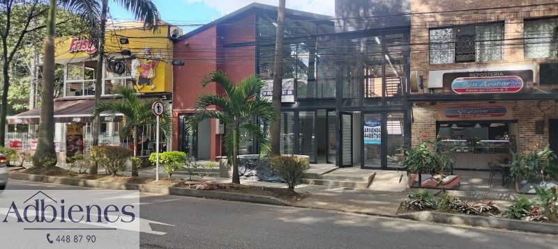 Local en arriendo Antioquia Medellín Laureles 220 m2 Habitaciones 0 Baños 2 Garajes 0 Precio $17000000