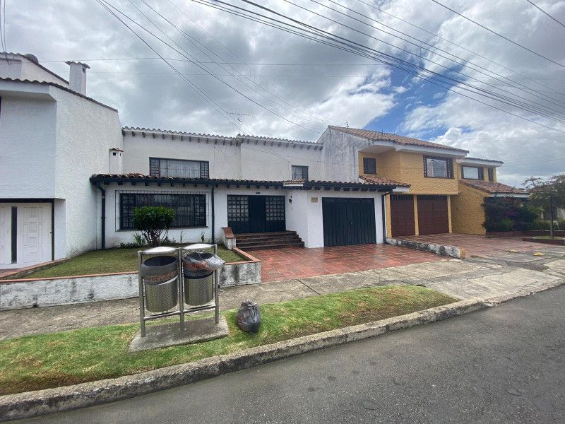 Edificio en venta Cundinamarca Bogotá Niza Norte 270 m2 Habitaciones 3 Baños 4 Garajes 2 Precio $1290000000