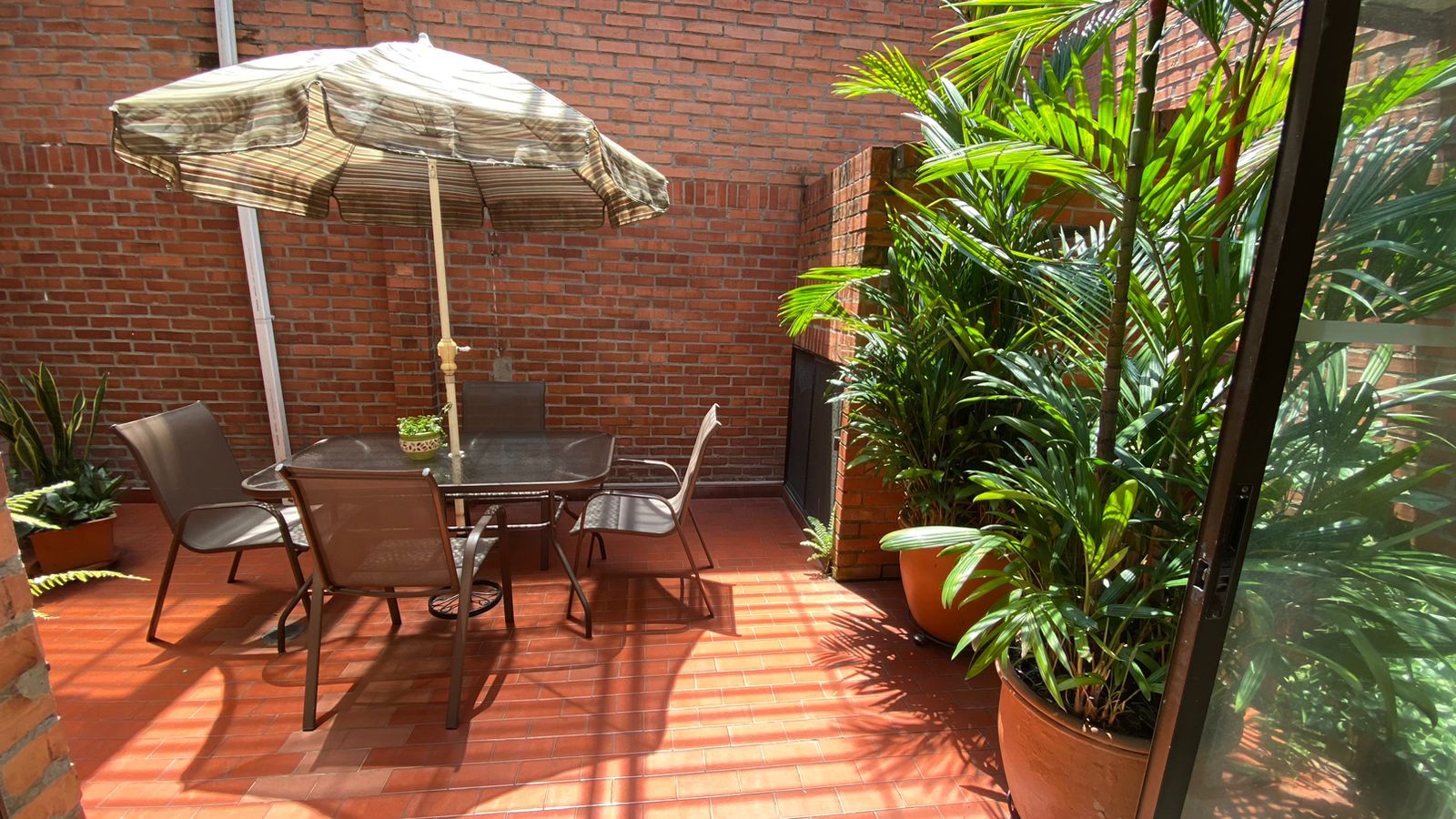 Casa en venta Valle Del Cauca Cali Los Portales - Nuevo Rey 300 m2 Habitaciones 4 Baños 5 Garajes 4 Precio $720000000