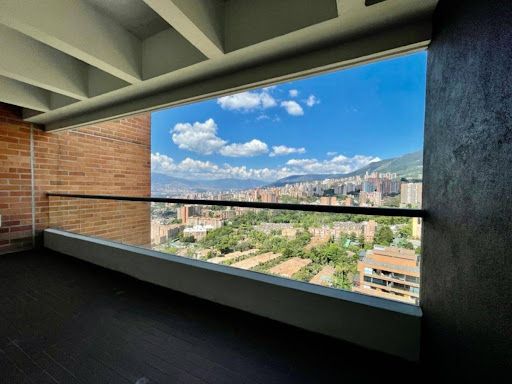 Apartamento en venta Antioquia Envigado Loma De Las Brujas 340 m2 Habitaciones 4 Baños 1 Garajes 2 Precio $2300000000