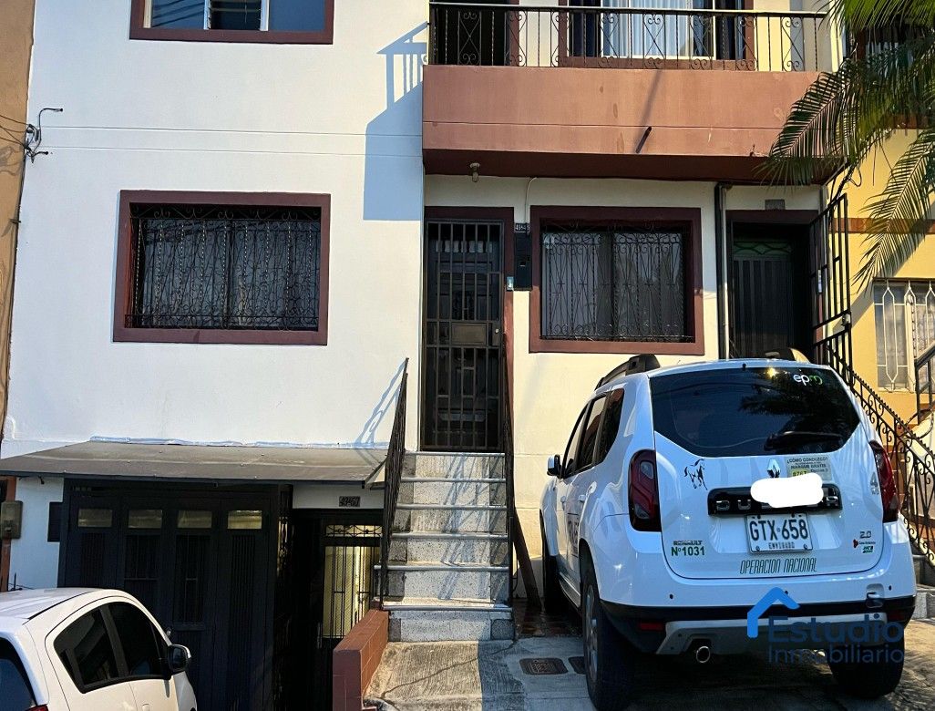 Casa en venta Antioquia Medellín Alejandro Echavarria 90 m2 Habitaciones 3 Baños 1 Garajes 1 Precio $415000000