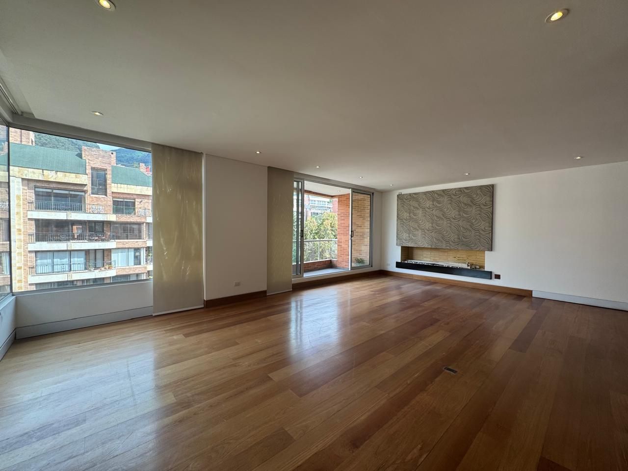 Apartamento en venta Cundinamarca Bogotá Almirante Padilla 370 m2 Habitaciones 4 Baños 5 Garajes 4 Precio $4000000000