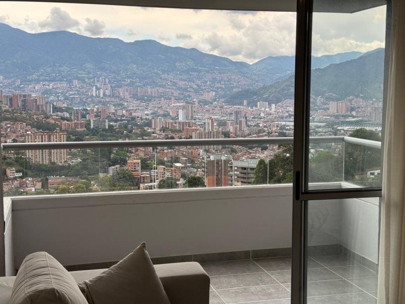 Apartamento en venta Antioquia Envigado El Chinguí 80 m2 Habitaciones 3 Baños 2 Garajes 2 Precio $740000000