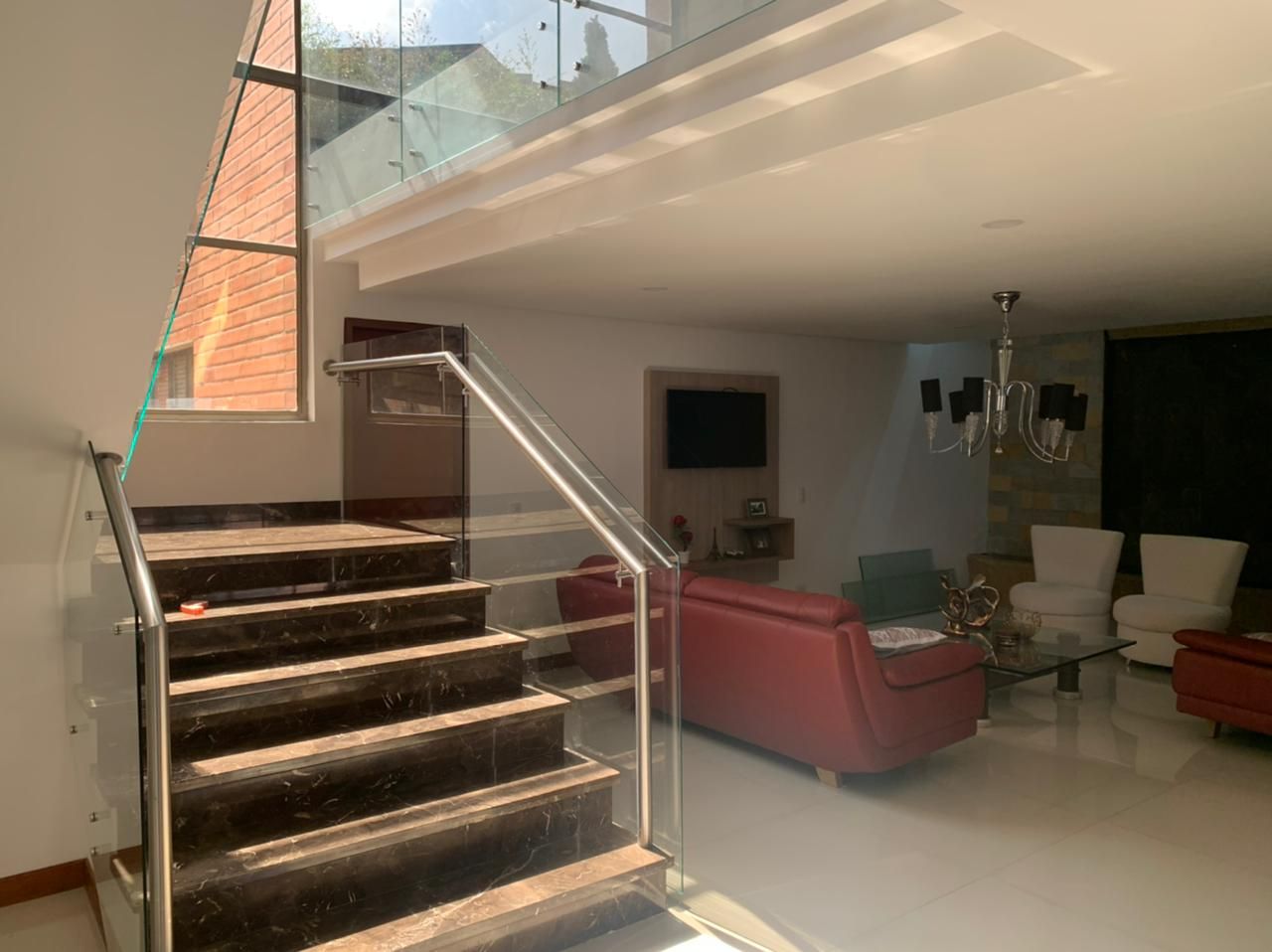 Casa en venta Antioquia Sabaneta Los Alcázares 550 m2 Habitaciones 4 Baños 5 Garajes 3 Precio $1820000000