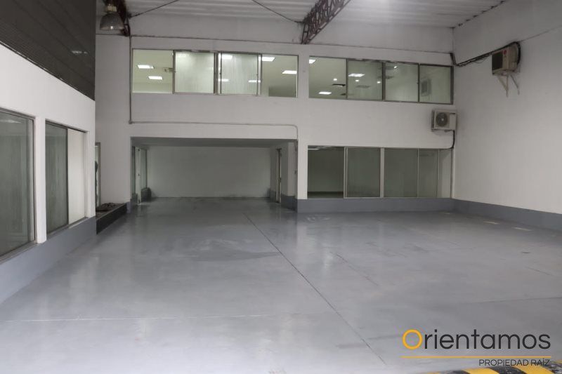 Bodega en arriendo Antioquia Medellín Astorga 450 m2 Habitaciones 0 Baños 4 Garajes 0 Precio $28000000