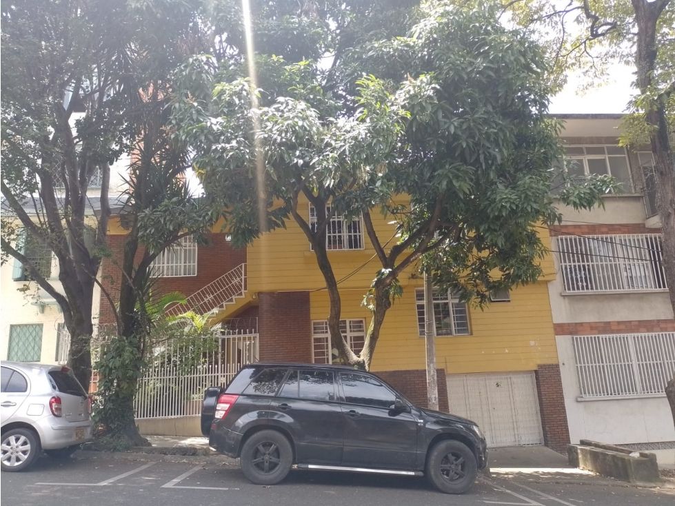 Casa en arriendo o venta Antioquia Medellín Prado 256 m2 Habitaciones 4 Baños 5 Garajes 1 Precio venta $1200000000 Precio arriendo $6000000