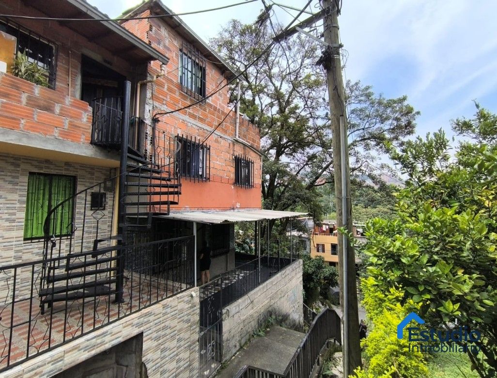 Casa en venta Antioquia Medellín El Pinal 192 m2 Habitaciones 6 Baños 6 Garajes 0 Precio $530000000